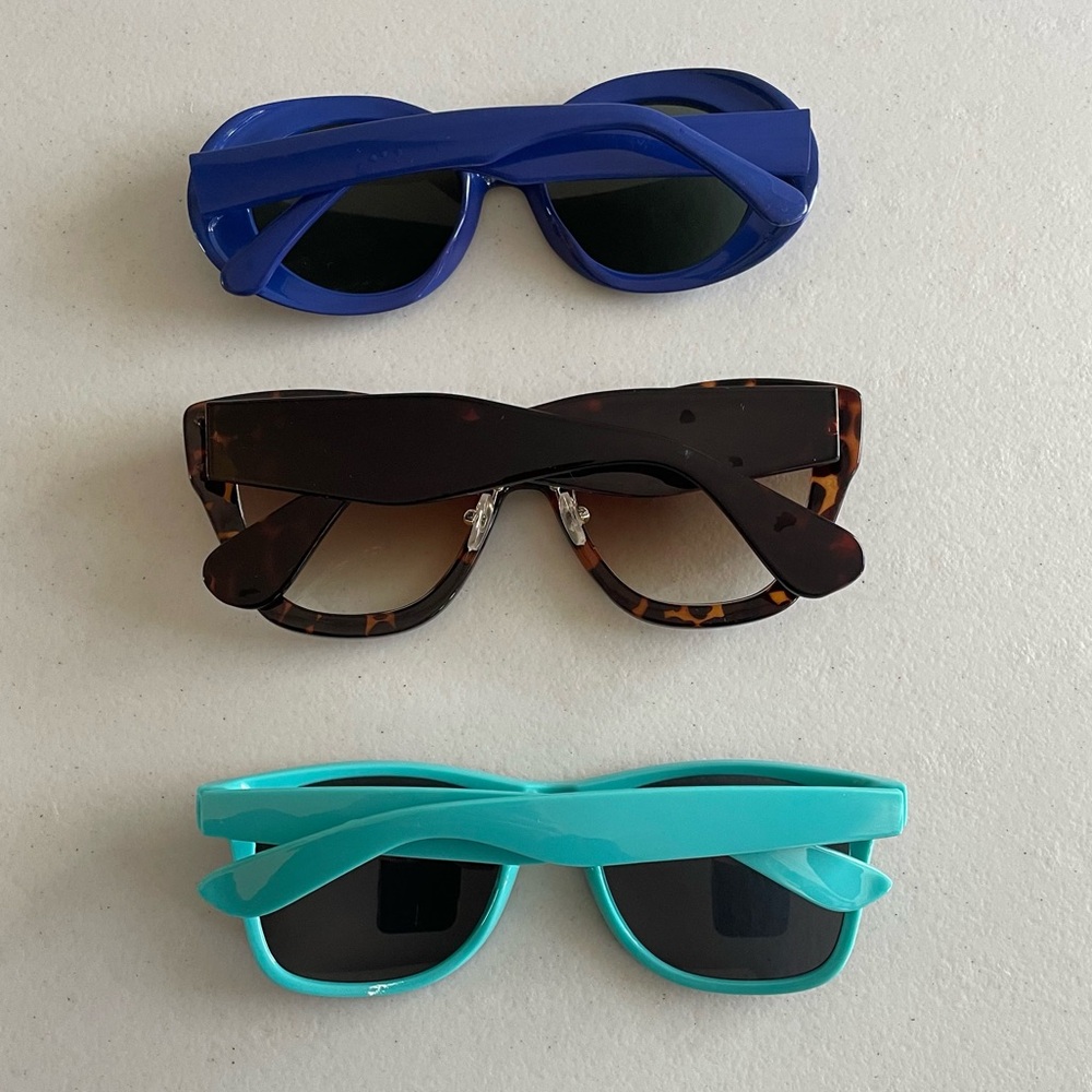 Three-Pair Sunglasses: women / unisex, non-prescription - Picture 2 of 3